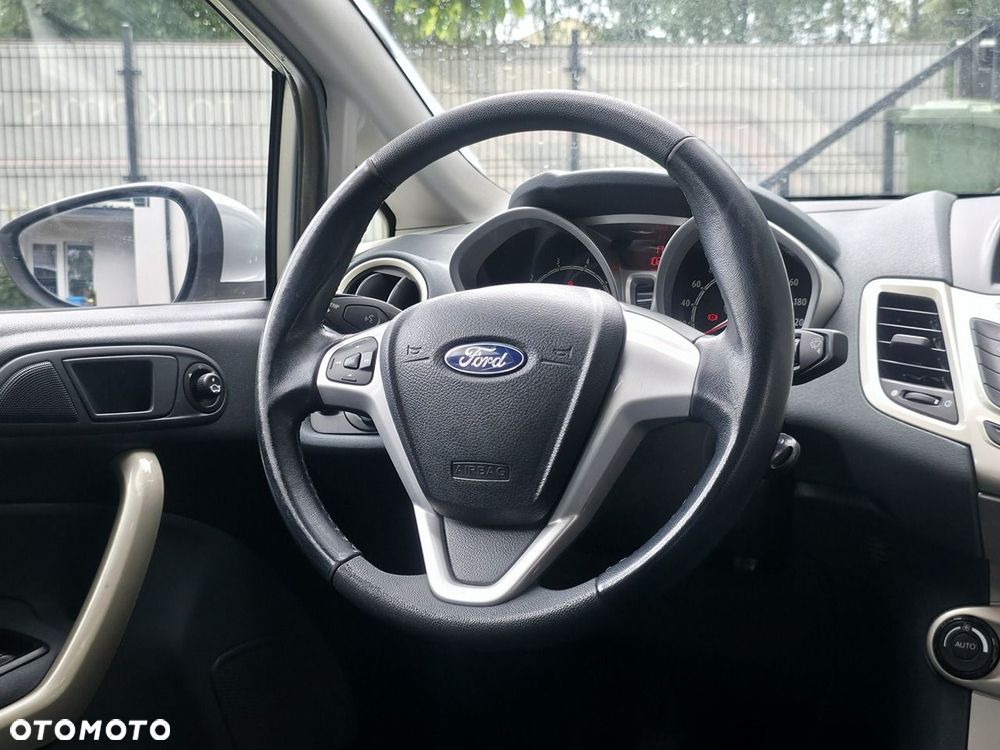 Ford Fiesta - 13