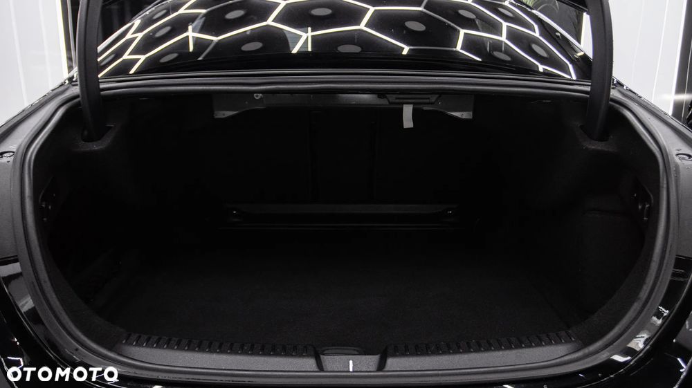 Mercedes-Benz Klasa E 220 d Avantgarde - 36
