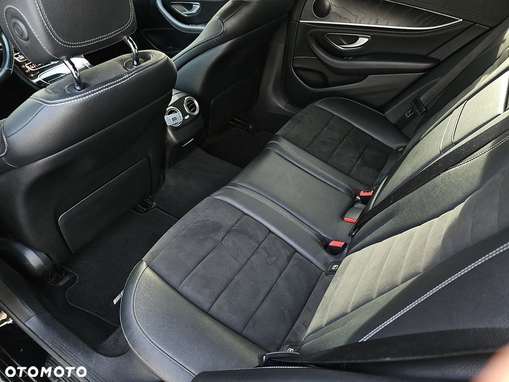 Mercedes-Benz Klasa E 220 d 9G-TRONIC - 22