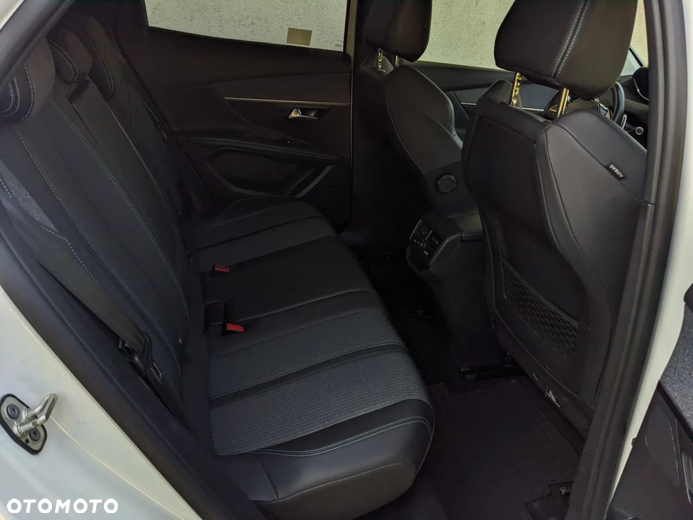 Peugeot 3008 1.2 PureTech Allure Pack S&S EAT8 - 32
