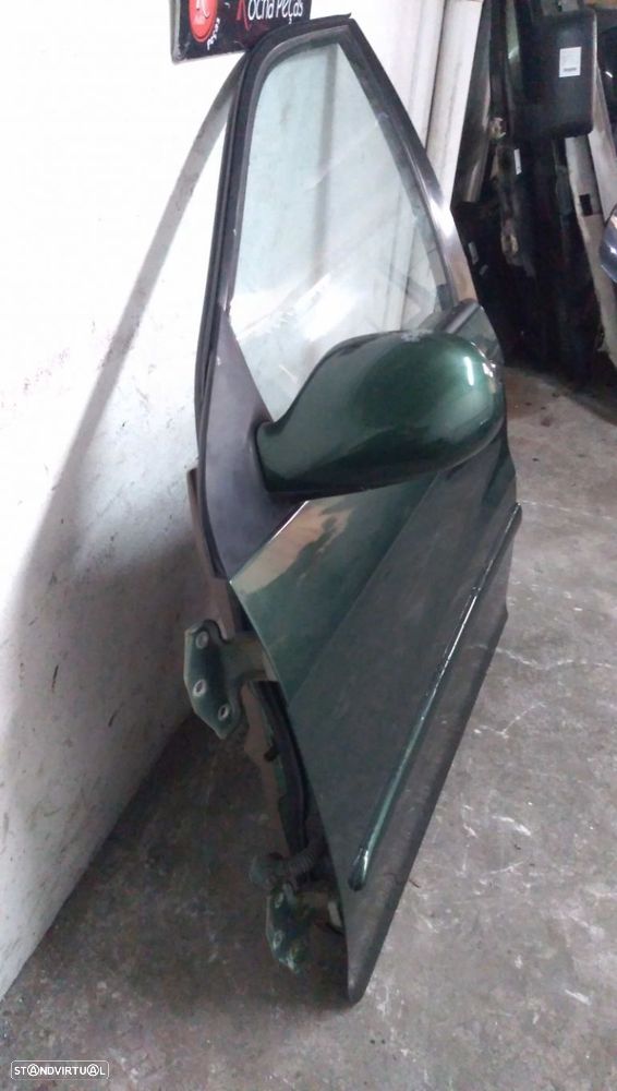 Porta Frente Esq Kia Carnival I (Up) - 2