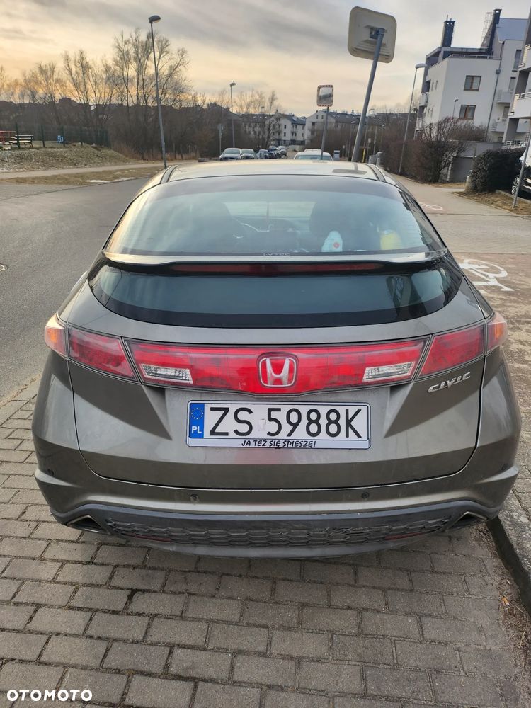 Honda Civic 1.8 Comfort - 2