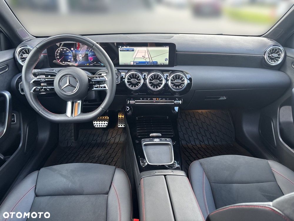 Mercedes-Benz Klasa A 200 AMG Line 7G-DCT - 16