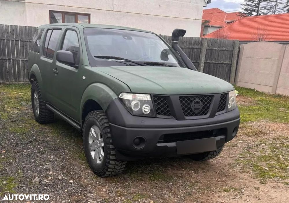 Nissan Pathfinder - 2