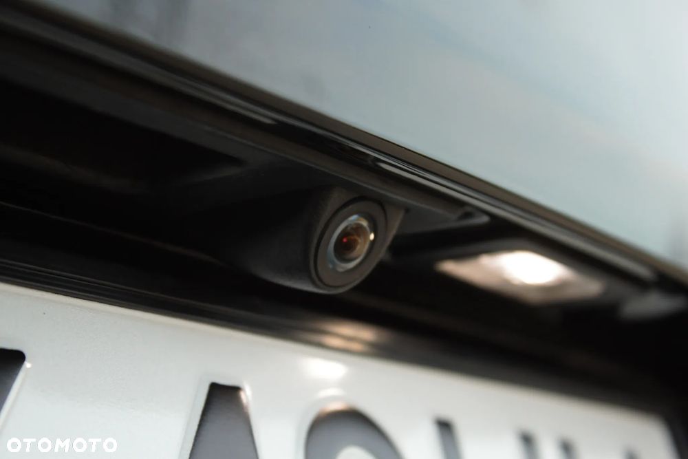 BMW Seria 5 528i Touring - 12