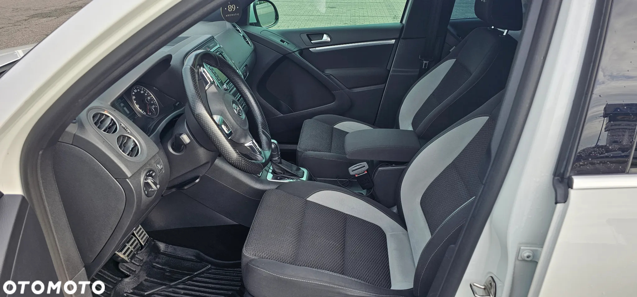 Volkswagen Tiguan 2.0 TDI 4Mot Perfectline R-Style DSG - 12