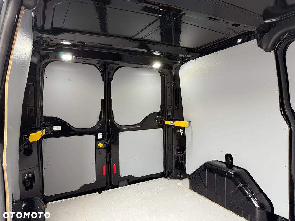 Ford Custom L1H1 - 26