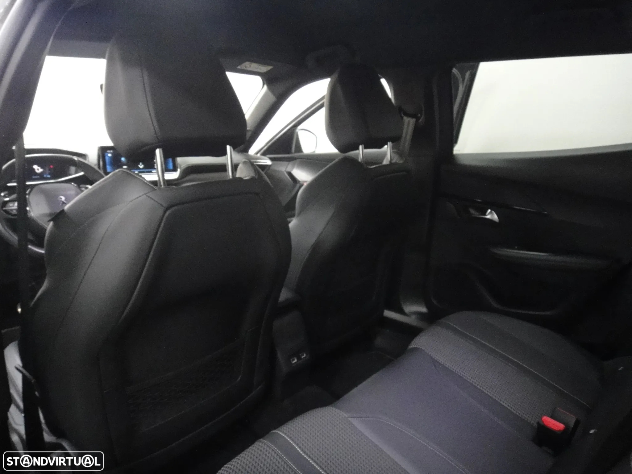 Peugeot 2008 1.2 PureTech GT EAT8 - 20