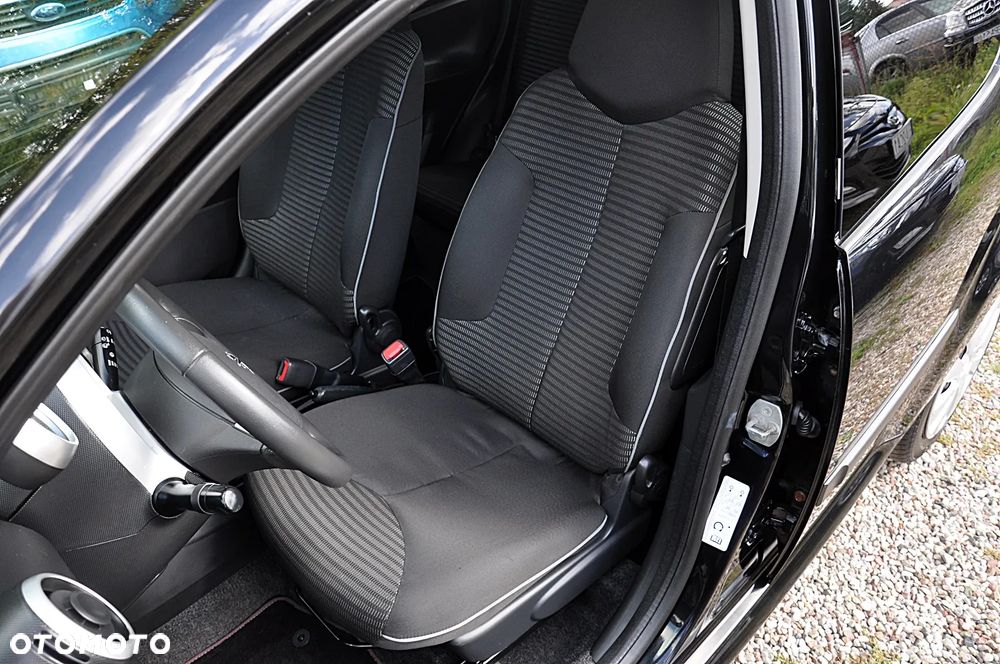 Peugeot 107 (70) 68 envy - 16