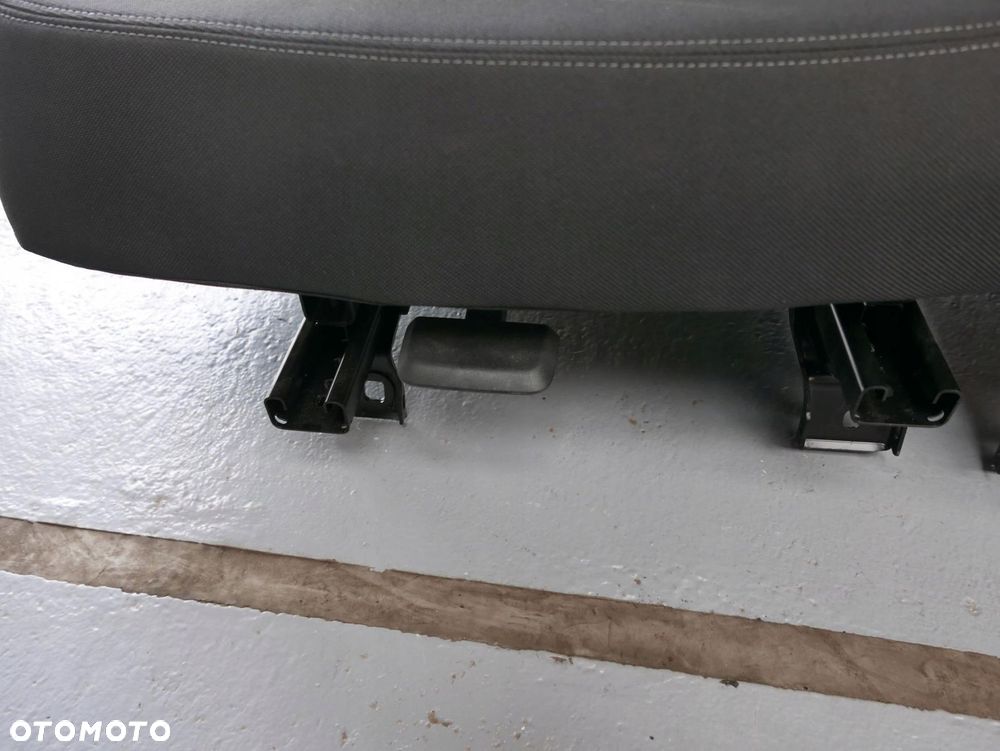 bmw f46 kanapa tył tylna fotele prawa strona - 3