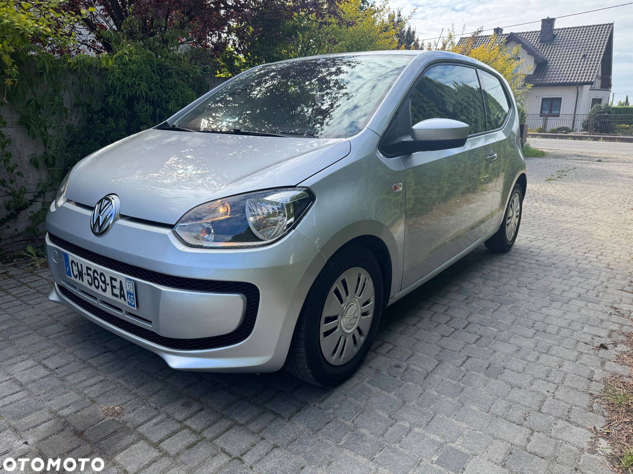 Volkswagen up! (BlueMotion Technology) move - 1