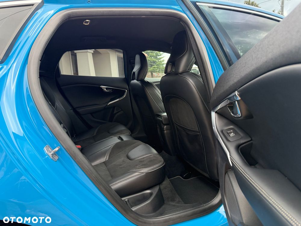 Volvo V40 D2 Drive-E R-Design Momentum - 17