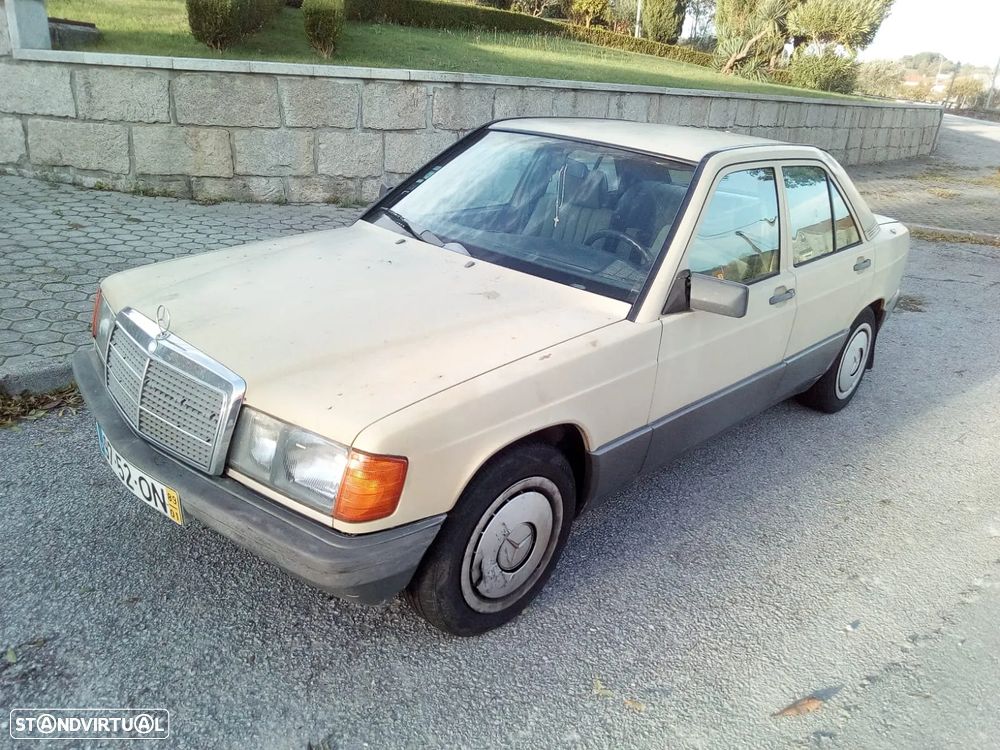 Mercedes-Benz 190 D 2.5 - 7