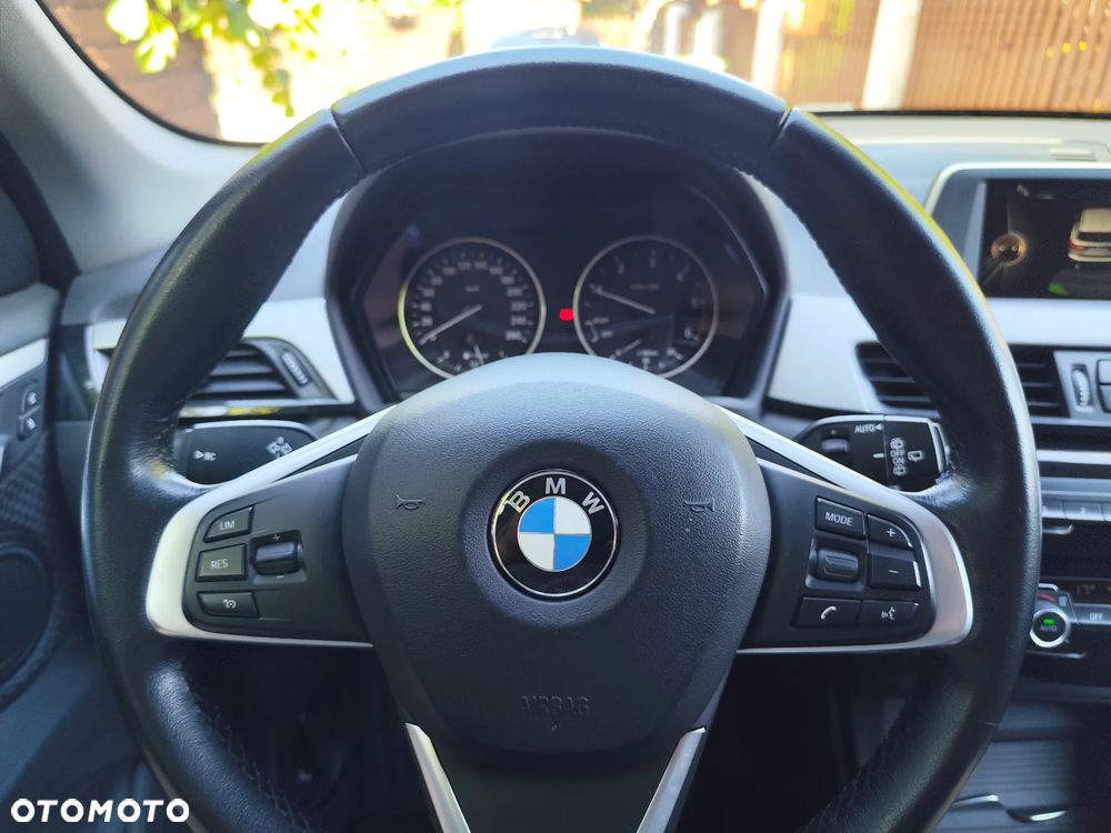 BMW X1 sDrive16d xLine - 12