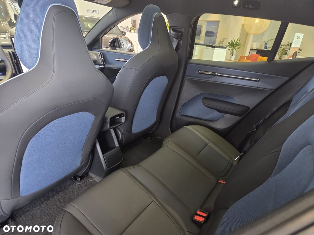 Volvo EX30 69kWh Single Motor Long Range Plus Black Edition - 25