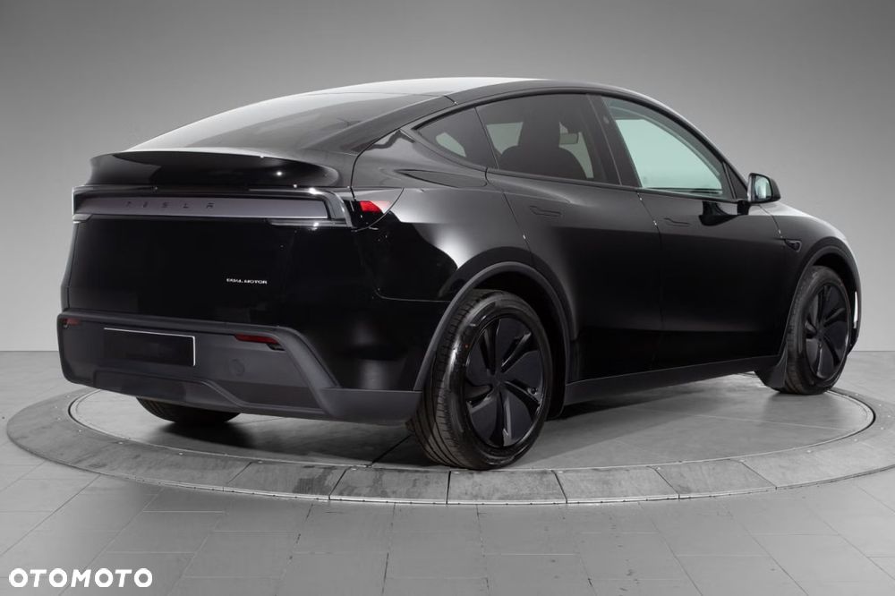 Tesla Model Y Long Range Dual Motor AWD - 5