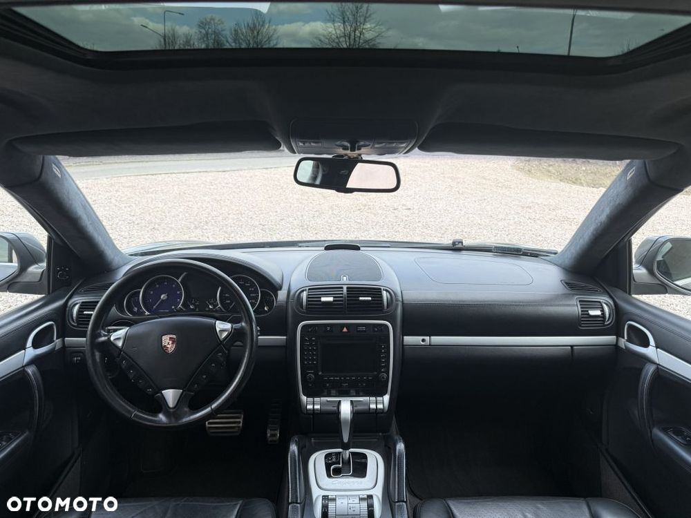 Porsche Cayenne Turbo - 18