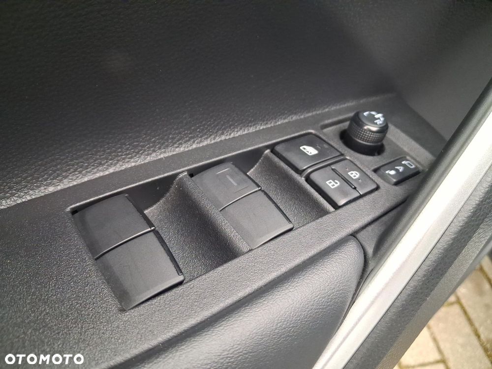 Toyota Corolla Cross - 12