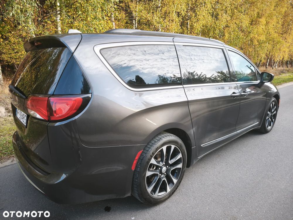 Chrysler Pacifica - 6