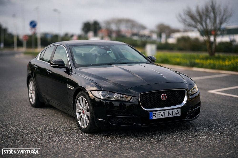 Jaguar XE 2.0 D Prestige AWD Aut. - 1