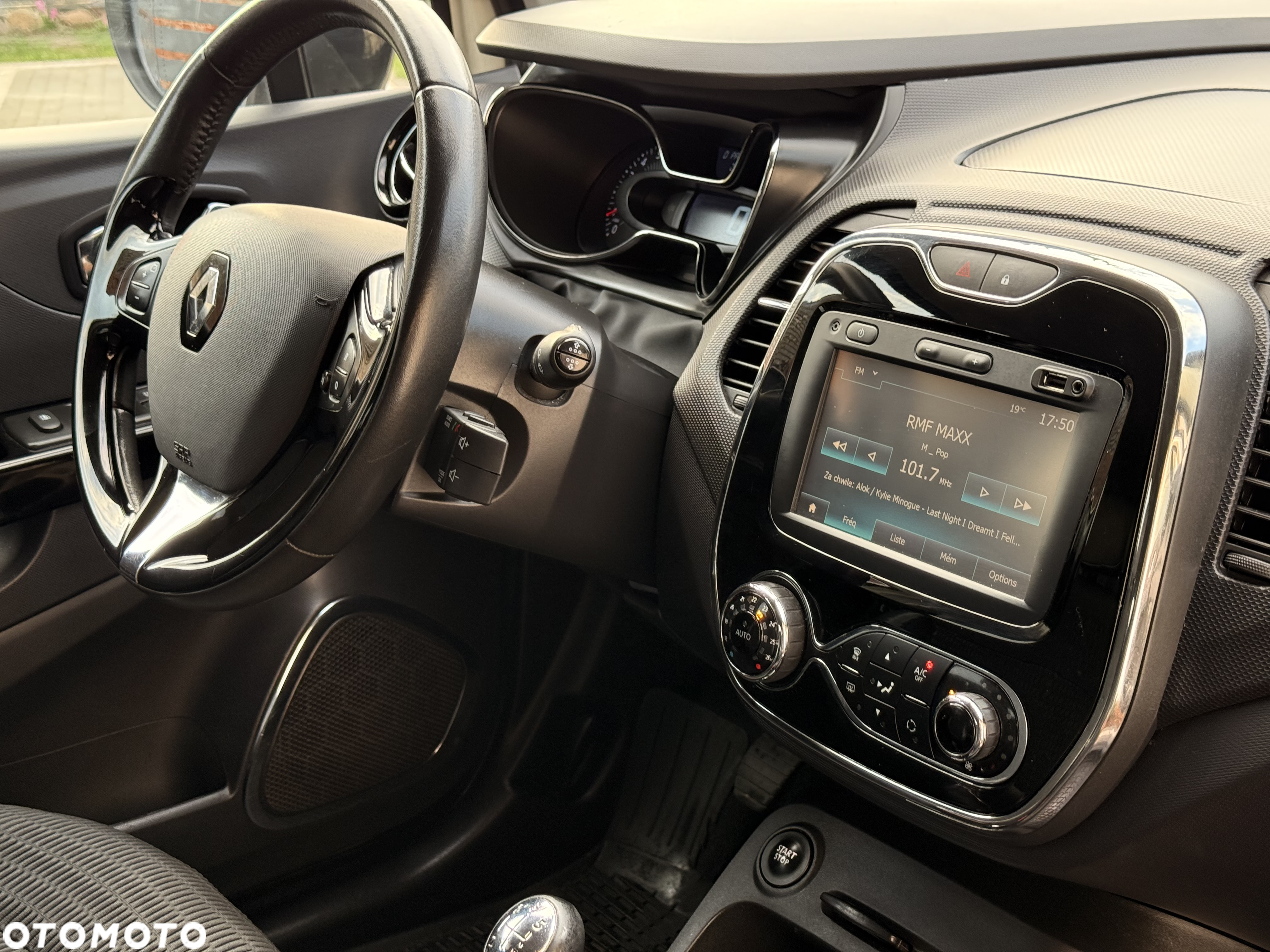 Renault Captur - 13