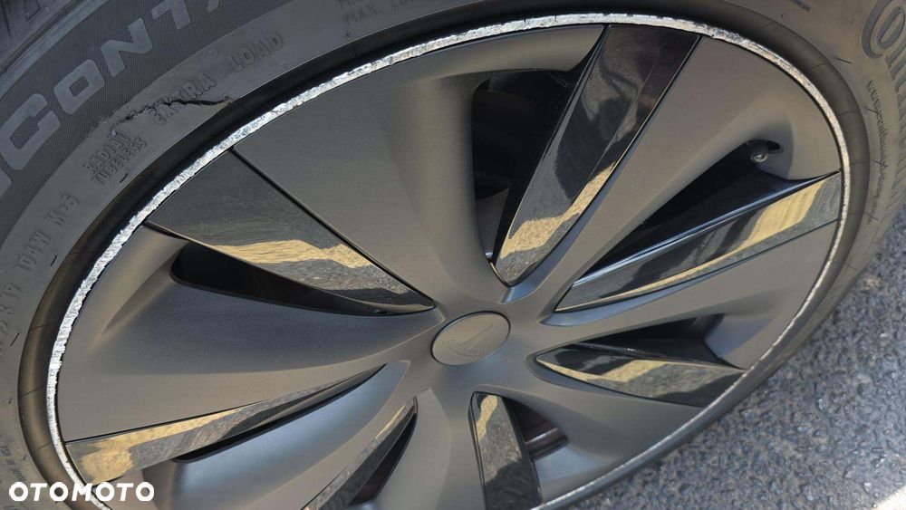 Tesla Model S AWD - 14