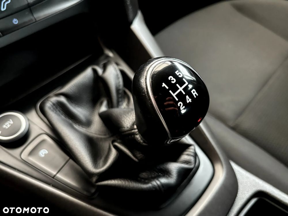 Ford Focus 1.0 EcoBoost Trend - 22