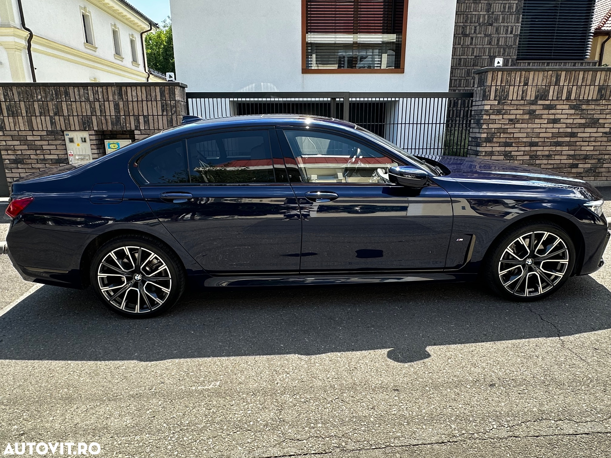 BMW Seria 7 730d xDrive MHEV - 9