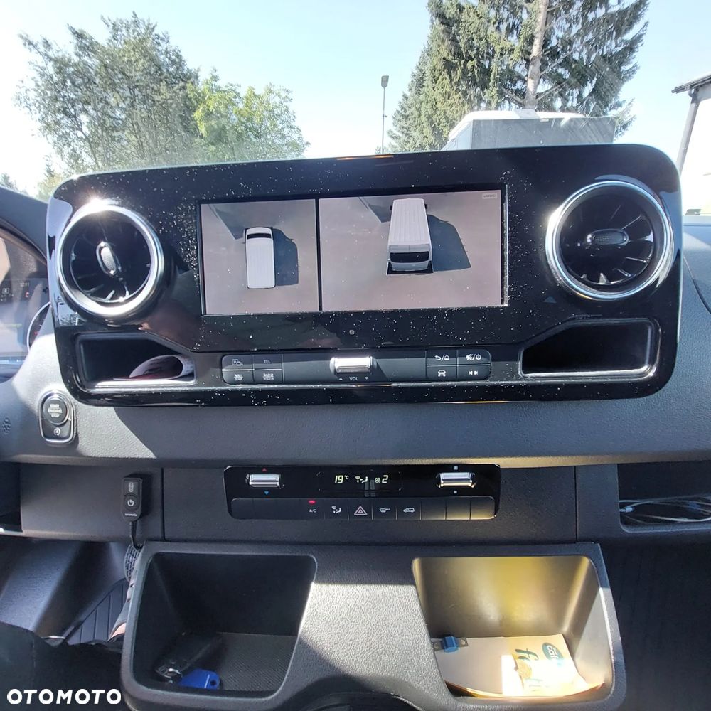Mercedes-Benz Sprinter - 33