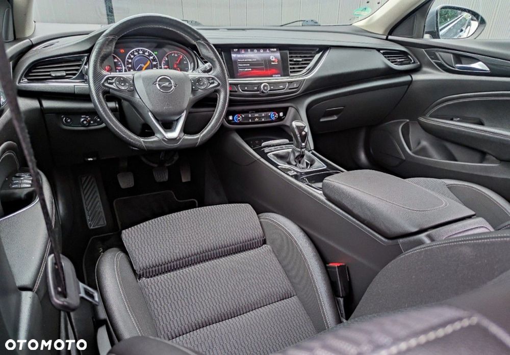 Opel Insignia - 28