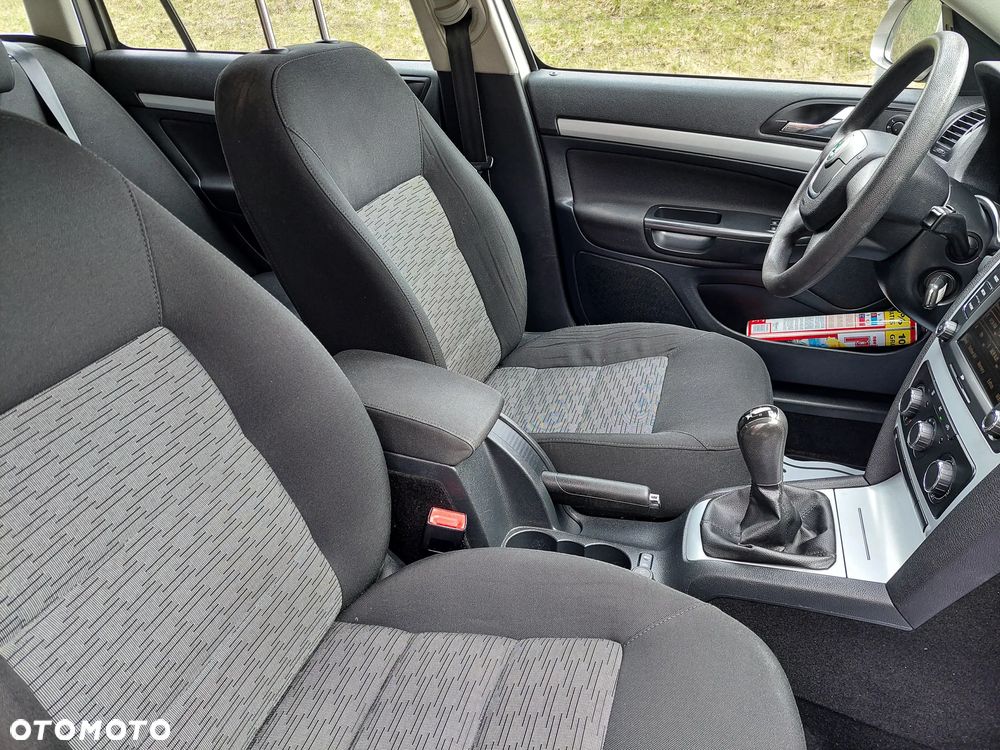 Skoda Octavia 1.6 Combi Style - 20
