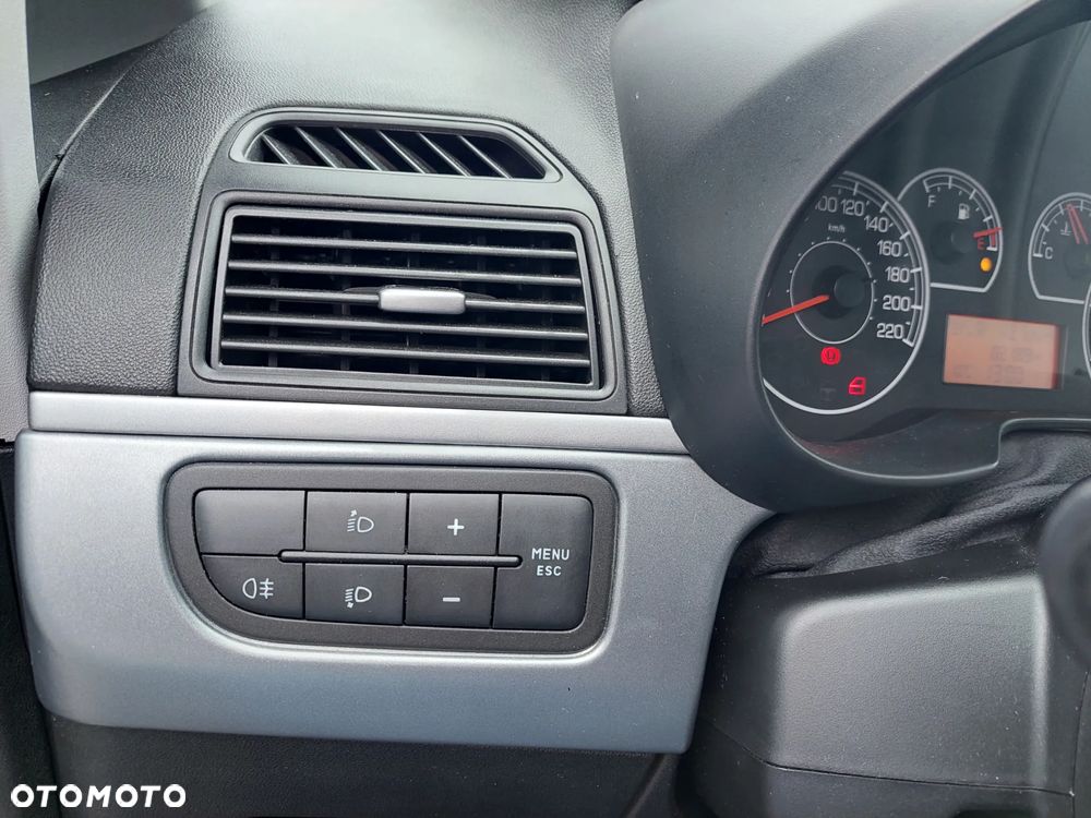 Fiat Grande Punto 1.4 8V Active - 12