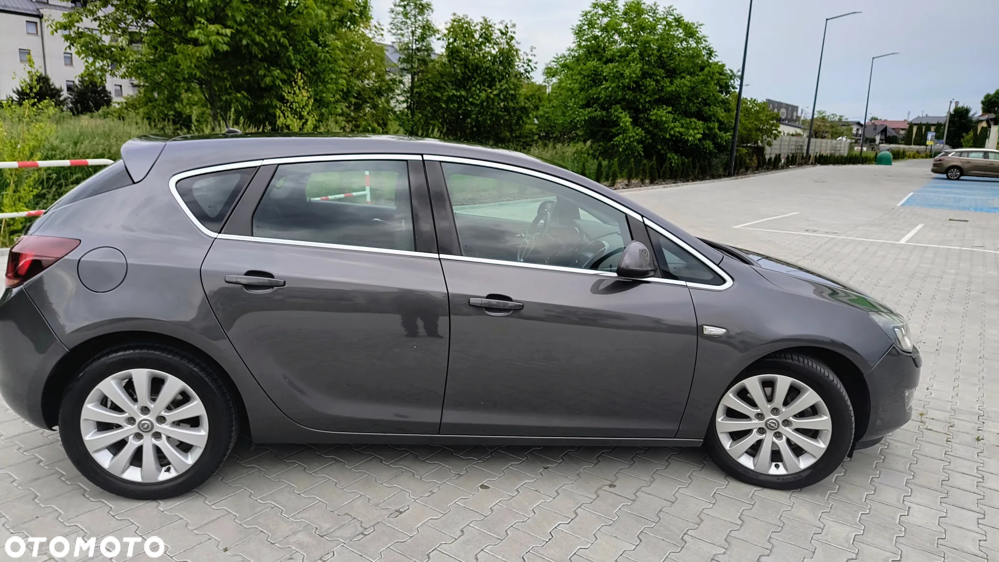 Opel Astra IV 2.0 CDTI Cosmo - 3