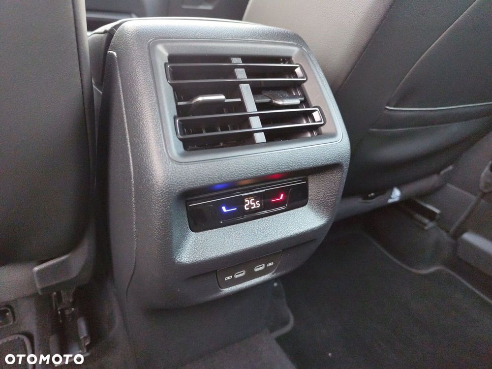 Volkswagen Tayron 2.0 TDI SCR 4Mot Elegance DSG - 16