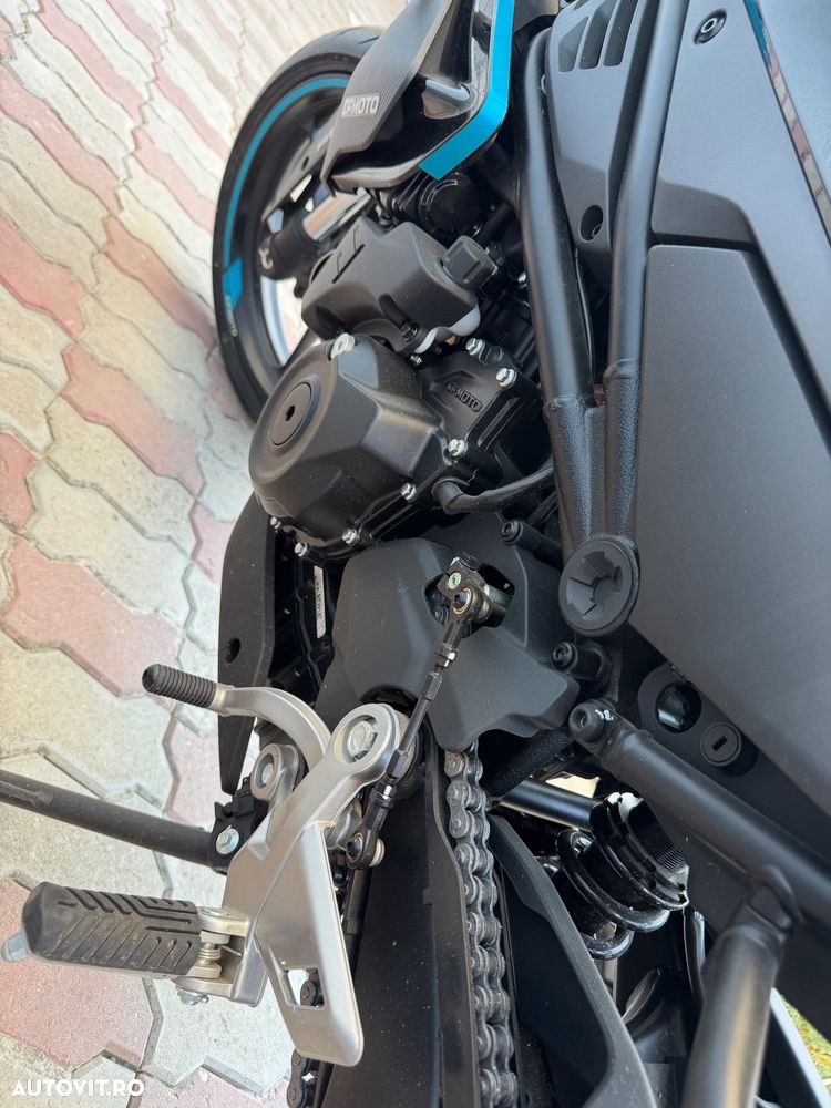 CF Moto 400NK ABS - 6
