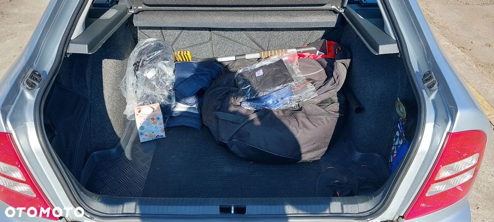 Skoda Octavia 1.6 Tour - 7