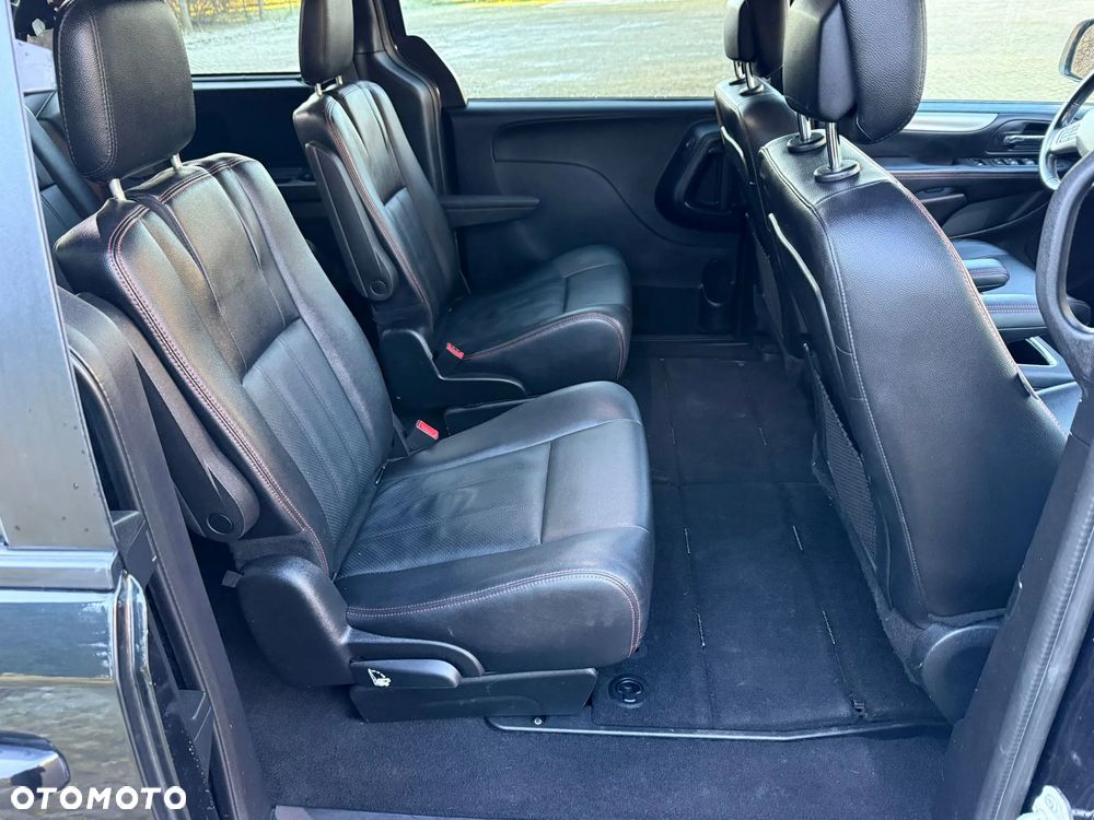 Dodge Grand Caravan 3.6 R/T - 25