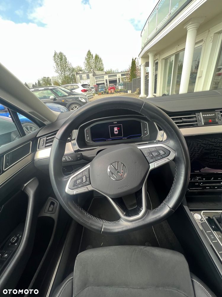 Volkswagen Passat - 13
