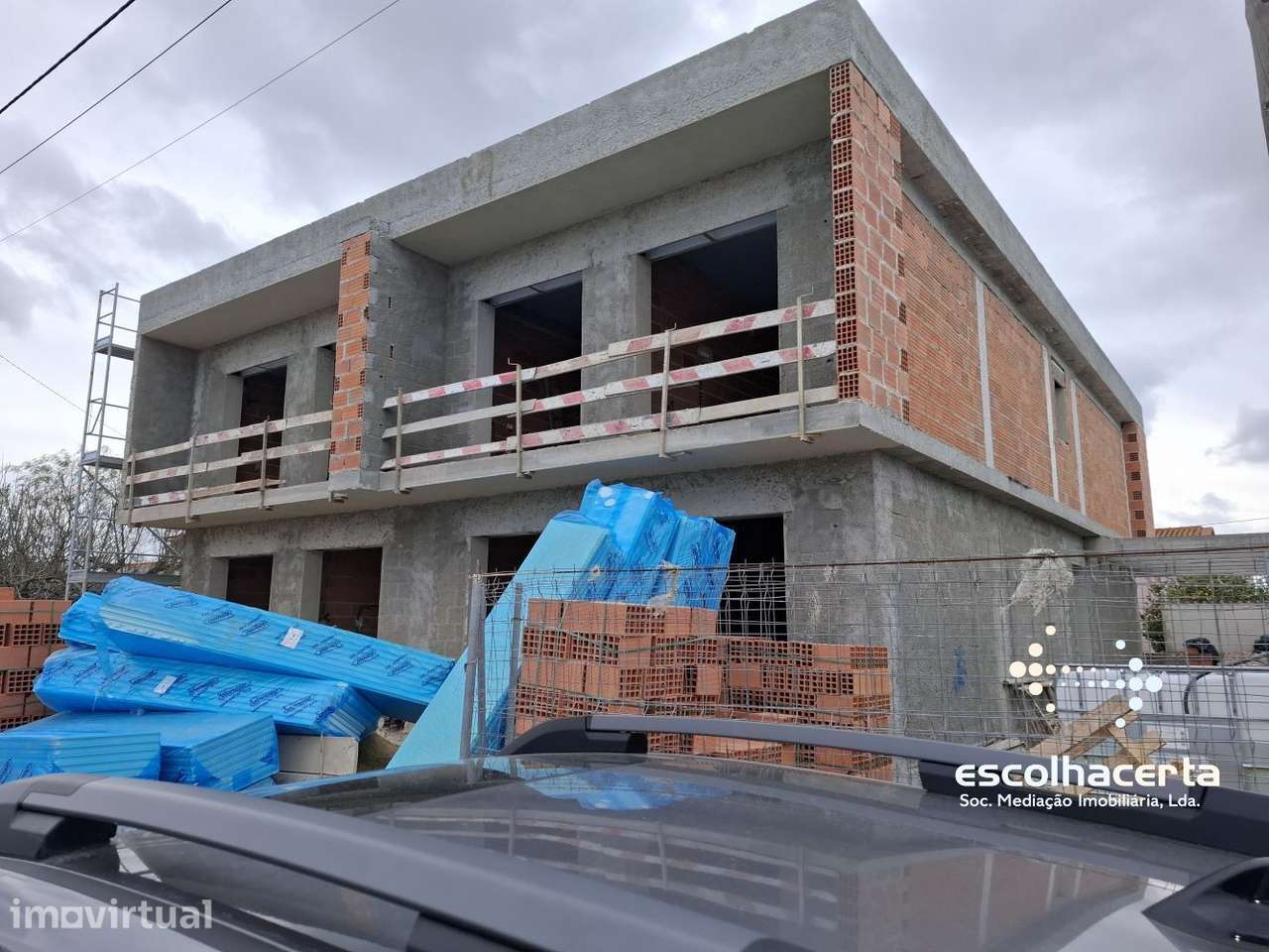 Moradia T4 Nova com Piscina e 3 Suítes | Design Moderno | Fernão... - Grande imagem: 4/38