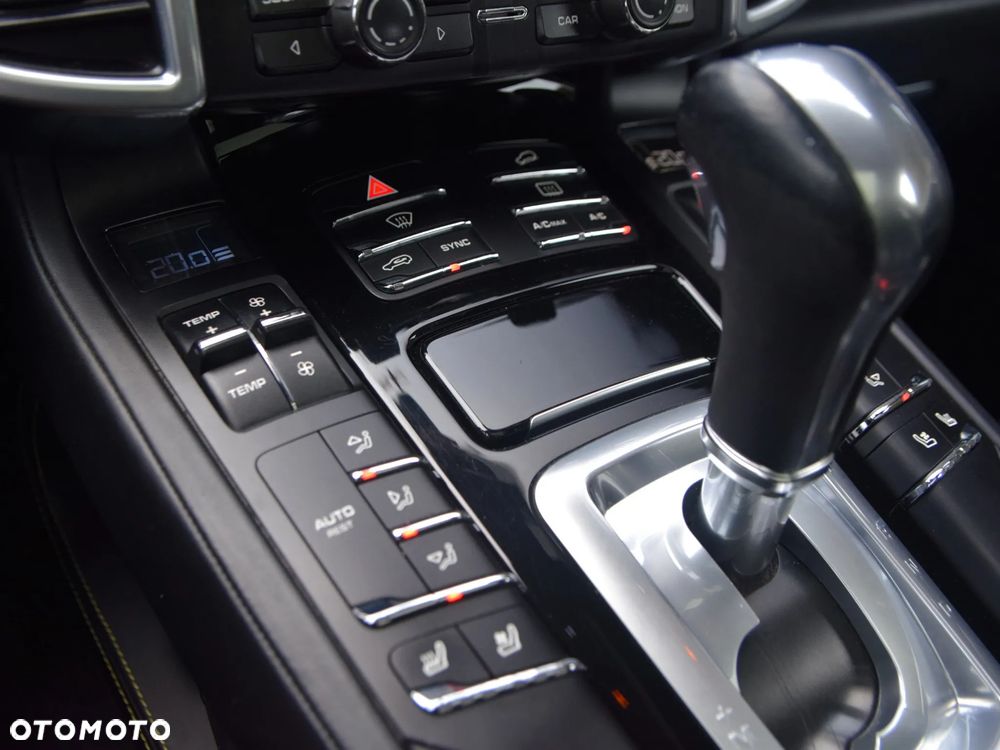 Porsche Cayenne S E-Hybrid Platinum Edition - 26