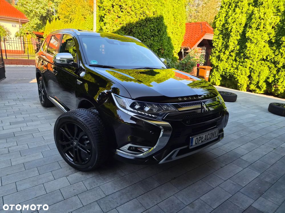 Mitsubishi Outlander - 2