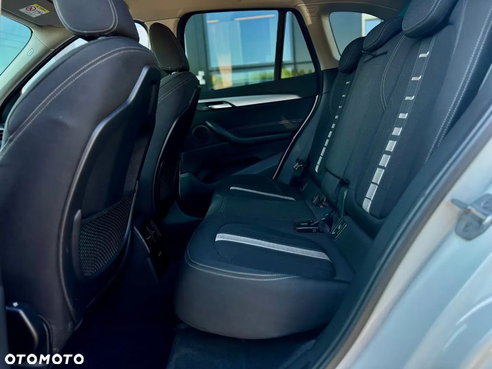 BMW X1 xDrive18d Sport Line - 16