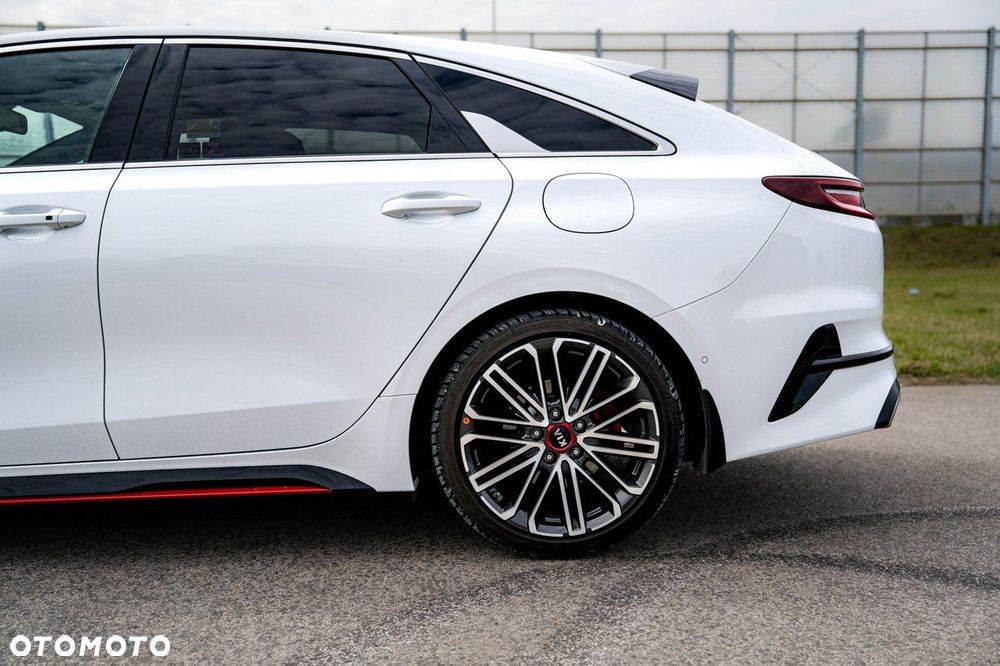 Kia ProCeed - 13