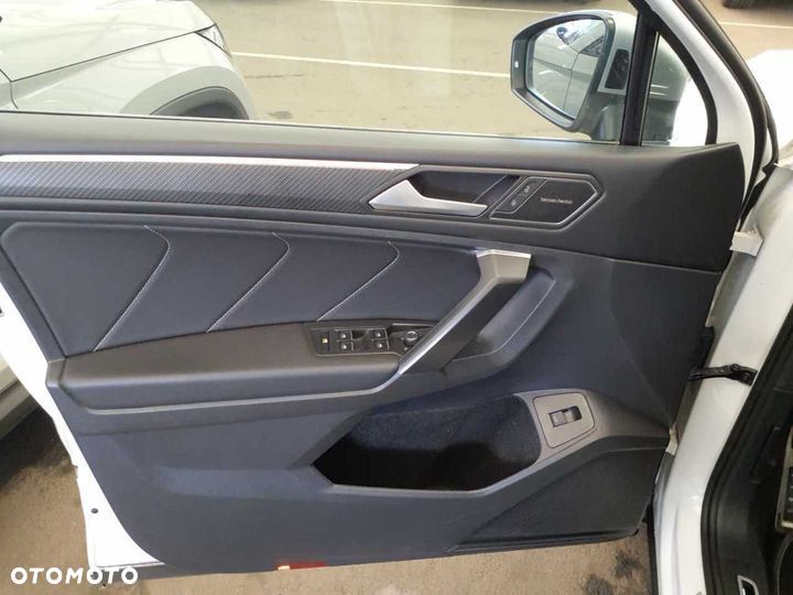 Volkswagen Tiguan 2.0 TDI SCR 4MotION DSG R-Line - 13
