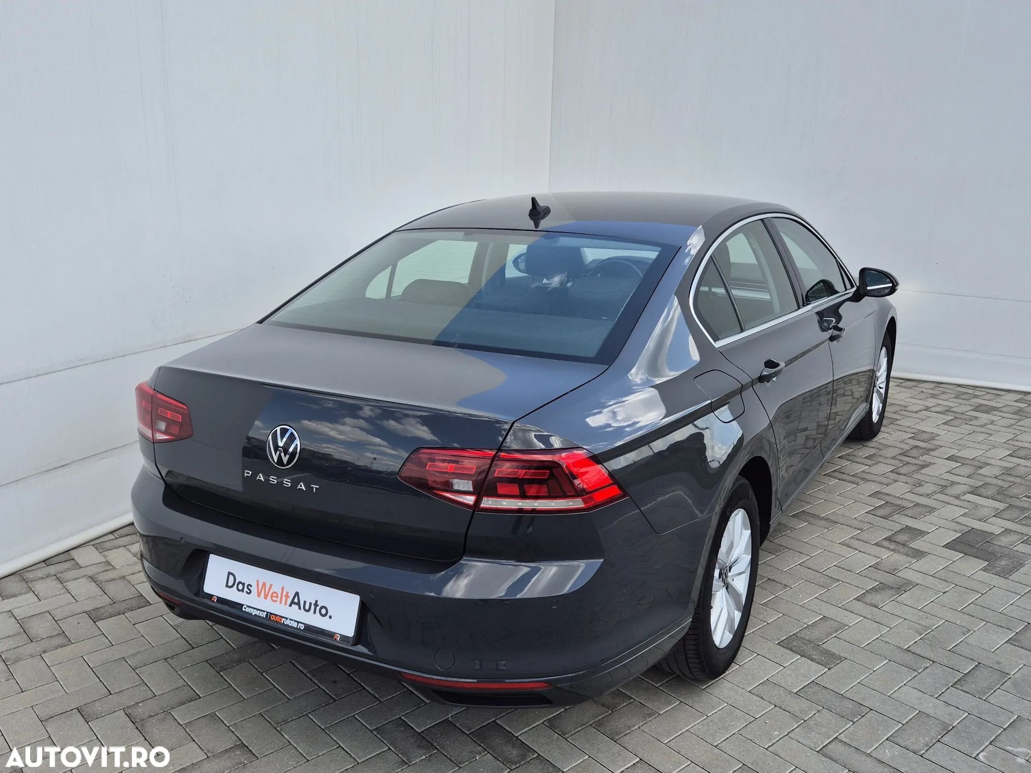 Volkswagen Passat - 5