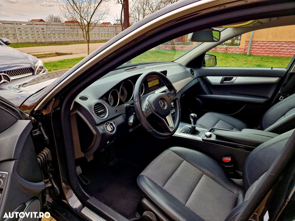 Mercedes-Benz C 180 CGI BlueEFFICIENCY Avantgarde - 16