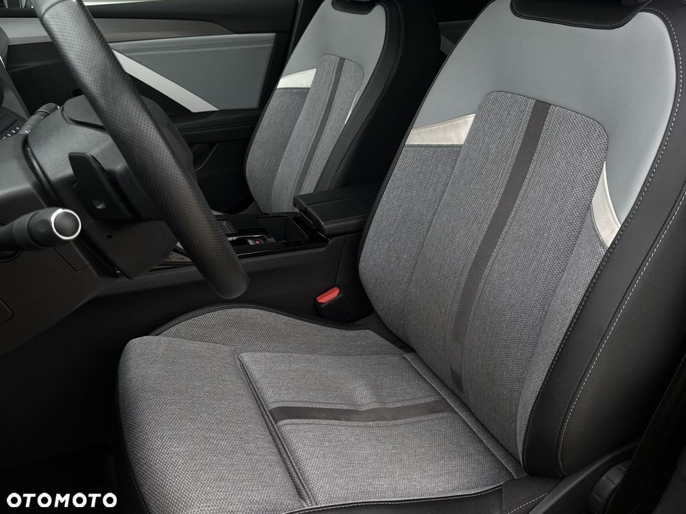 Opel Astra 1.2 T Elegance S&S - 11