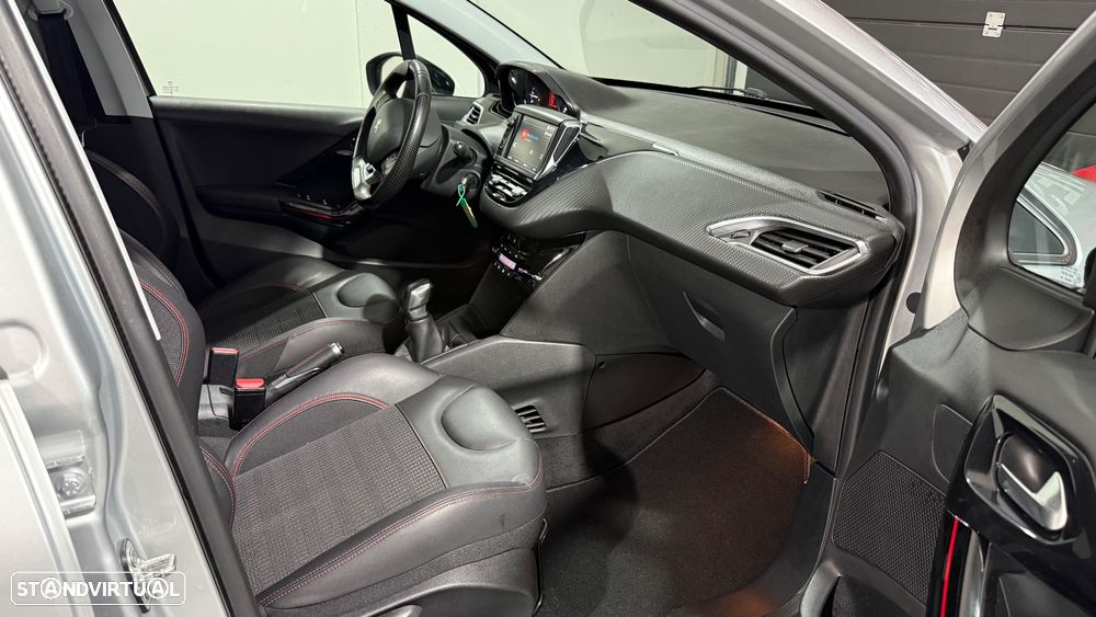 Peugeot 208 1.2 PureTech GT Line - 12