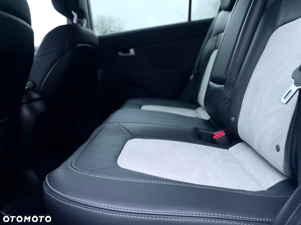 Kia Sportage 1.7 CRDI 2WD ISG Dream-Team Edition - 13