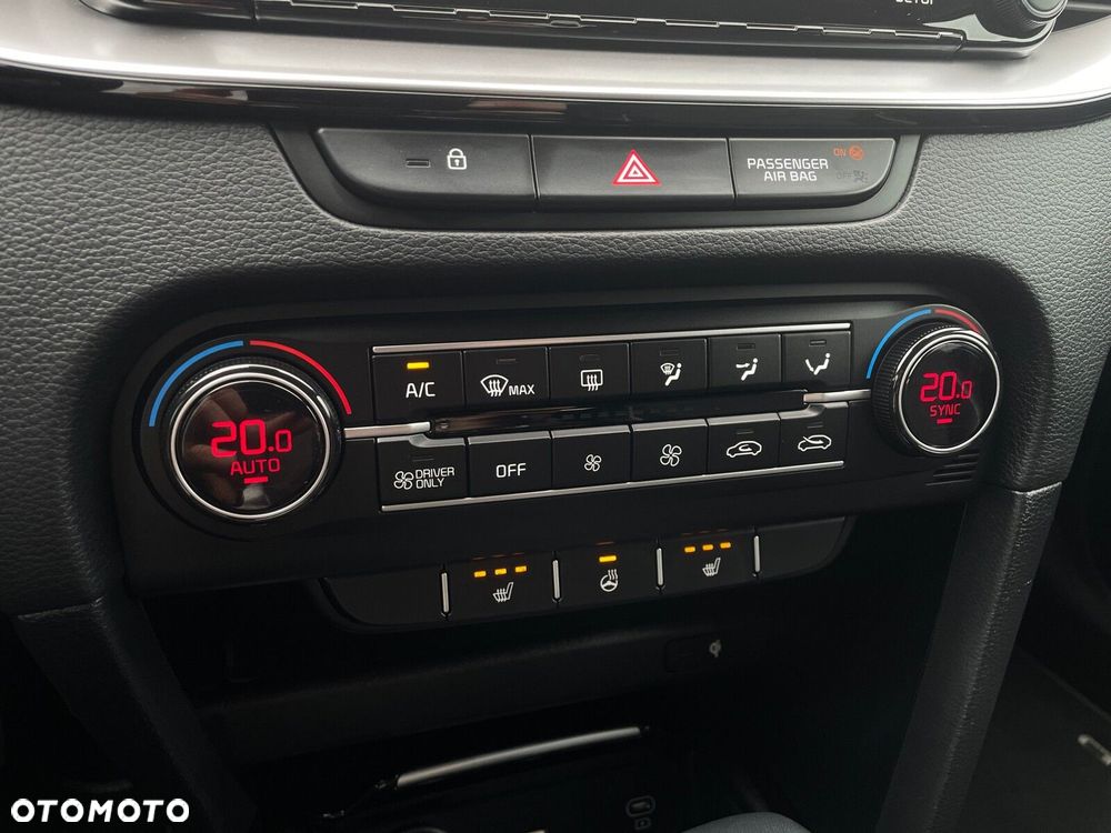 Kia Ceed 1.6 GDI PHEV Business Line DCT - 35